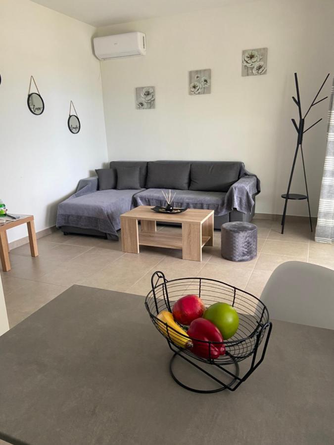 M & F House Villa Oropos Eksteriør billede